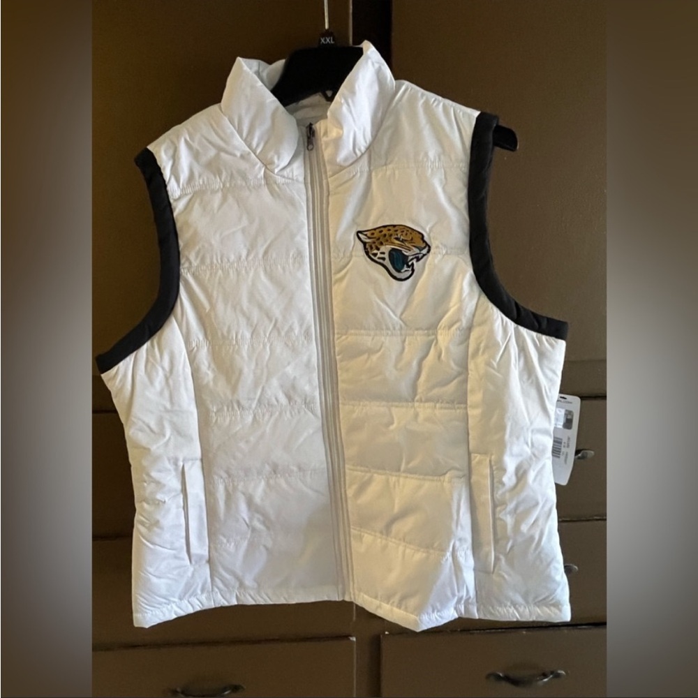 Women NFL Jackguas Full Zip Sleeveless Puffer Vest Women's XXL NWT
